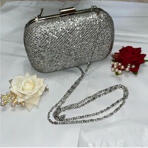 Beautiful silver evening bag ♥️